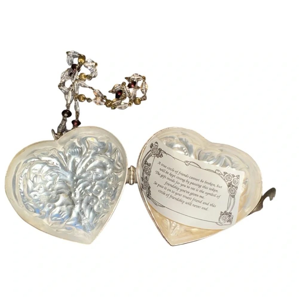 Silver Friendship box. - Picture 2 of 6